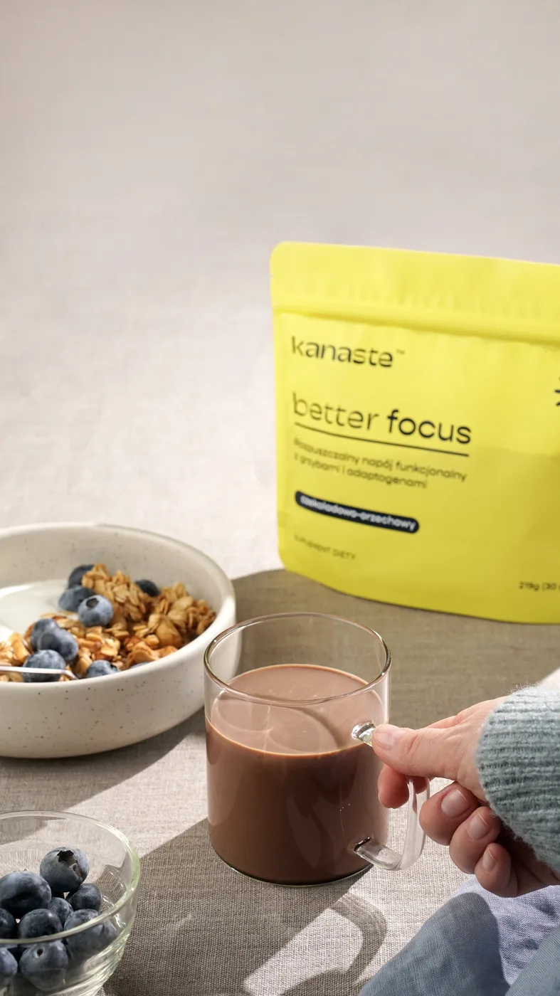 Napój funkcjonalny Kanaste Better Focus przy śniadaniu